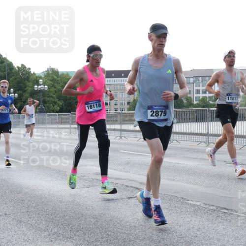 29.06.2025 - hella hamburg halbmarathon Lena Gebhardt http://msf.ph/oto/8428316 29.06.2025 09:44:22 Lombardsbrücke 13779, 3075, 16118, 2879, 11877, 1065, 1122, 1953, 2483, 2879, 3075, 3189, 3379, 3968, 5308, 5344, 7231, 7349, 7793, 8376, 8975, 9047, 9079, 10106, 10173, 10222, 10655, 10790, 11150, 11877, 12337, 12369, 13383, 13606, 13779, 14828, 15576, 15655, 15880, 16118, 17258, 17354, 18699, 19114 meine-sportfotos.de