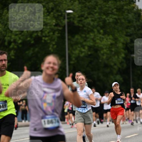 29.06.2025 - hella hamburg halbmarathon Dr. Thomas Lammeyer http://msf.ph/oto/8428334 29.06.2025 10:51:10 Kennedybrücke 1004, 1100, 1104, 1371, 1375, 1429, 1608, 1837, 1961, 1999, 2327, 2423, 2662, 2665, 2697, 2813, 3410, 3896, 4104, 4306, 4448, 4483, 5635, 5697, 5769, 5770, 5854, 5892, 6392, 6485, 6623, 6740, 7073, 7268, 7364, 7368, 7374, 7430, 7431, 8010, 8047, 8486, 8706, 8967, 9120, 9121, 9337, 9426, 9774, 9949, 10514, 10515, 11160, 11361, 11408 meine-sportfotos.de