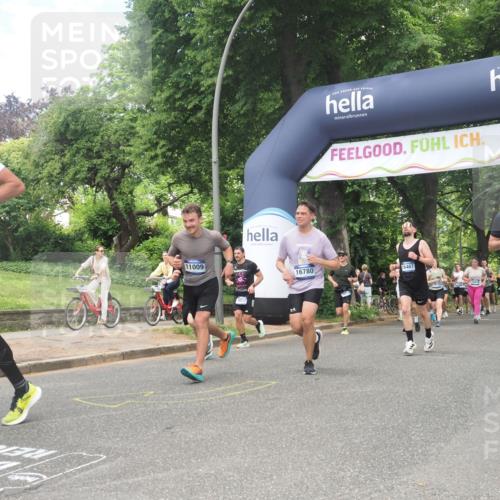 29.06.2025 - hella hamburg halbmarathon KatJ http://msf.ph/oto/8428341 29.06.2025 10:40:38 Zwischen KM18-KM19 3334, 3999, 6723, 7232, 7918 meine-sportfotos.de