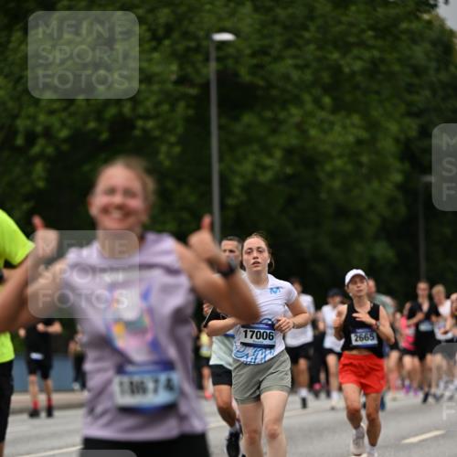 29.06.2025 - hella hamburg halbmarathon Dr. Thomas Lammeyer http://msf.ph/oto/8428342 29.06.2025 10:51:10 Kennedybrücke 1004, 1100, 1104, 1371, 1375, 1429, 1608, 1837, 1961, 1999, 2327, 2423, 2662, 2665, 2697, 2813, 3410, 3896, 4104, 4306, 4448, 4483, 5635, 5697, 5769, 5770, 5854, 5892, 6392, 6485, 6623, 6740, 7073, 7268, 7364, 7368, 7374, 7430, 7431, 8010, 8047, 8486, 8706, 8967, 9120, 9121, 9337, 9426, 9774, 9949, 10514, 10515, 11160, 11361, 11408 meine-sportfotos.de
