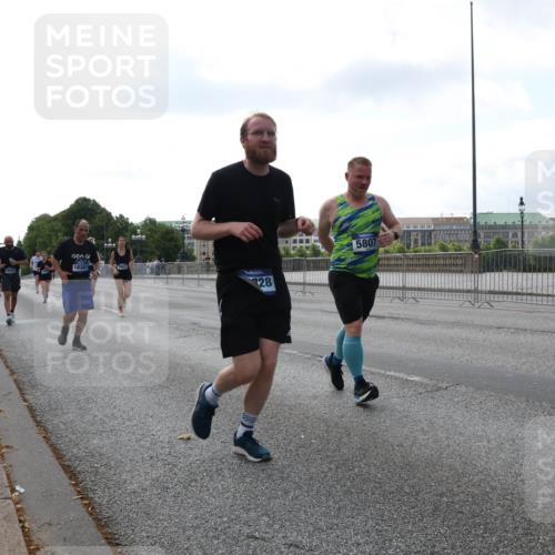 29.06.2025 - hella hamburg halbmarathon Lena Gebhardt http://msf.ph/oto/8428351 29.06.2025 10:06:51 Lombardsbrücke 16933, 18381, 328, 5807, 1993, 4666, 5807, 5845, 5951, 6572, 6664, 7503, 8290, 8744, 8960, 9560, 10214, 10283, 10297, 10736, 10886, 12371, 12418, 12550, 13475, 14607, 15377, 15858, 16554, 16692, 16933, 17059, 17174, 17895, 18042, 18316, 18343, 18381, 18575, 18577, 18652, 18828, 18910, 18913 meine-sportfotos.de
