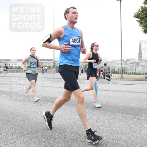 29.06.2025 - hella hamburg halbmarathon Lena Gebhardt http://msf.ph/oto/8428372 29.06.2025 10:53:54 Lombardsbrücke 16313, 6273, 4801, 9771, 1017, 1263, 1687, 1709, 1744, 1753, 1779, 1789, 1984, 2079, 2372, 2429, 2600, 2761, 2854, 3055, 3079, 3187, 3188, 3226, 3249, 3465, 3467, 3557, 4323, 4595, 4685, 4801, 4838, 5430, 5562, 5804, 5815, 5856, 5857, 5898, 5964, 6039, 6041, 6044, 6192, 6273, 6306, 6468, 6583, 6913, 6988, 6996, 7039, 7068, 7537, 7611, 7614, 7876, 7890, 8867, 8924, 9077, 9138, 9203, 9456, 9503, 9531, 9572, 9771, 9785, 11390 meine-sportfotos.de