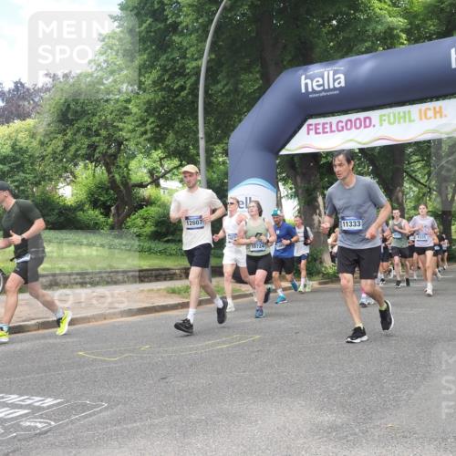 29.06.2025 - hella hamburg halbmarathon KatJ http://msf.ph/oto/8428403 29.06.2025 10:40:41 Zwischen KM18-KM19 3334, 3999, 5077, 6723, 7918, 8335 meine-sportfotos.de