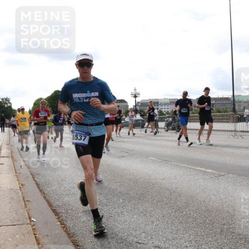 29.06.2025 - hella hamburg halbmarathon Lena Gebhardt http://msf.ph/oto/8428417 29.06.2025 10:19:36 Lombardsbrücke 10039, 6939, 70, 3, 8537, 2995, 2993, 1145, 1332, 1534, 1708, 1755, 2017, 2311, 2357, 2405, 2441, 2589, 2795, 2812, 2895, 2918, 2993, 2995, 3446, 3678, 4108, 4110, 4170, 4562, 4570, 4722, 4979, 5034, 5035, 5080, 5098, 5123, 5178, 5251, 5429, 5449, 5849, 5878, 6444, 6477, 6482, 6542, 6796, 6797, 6872, 6874, 6939, 7143, 7248, 7249, 7836, 7917, 8146, 8427, 8537, 8575, 8761, 8778, 9252, 9652, 9856, 10039, 10124, 10129, 10349, 10540, 10594, 11036 meine-sportfotos.de