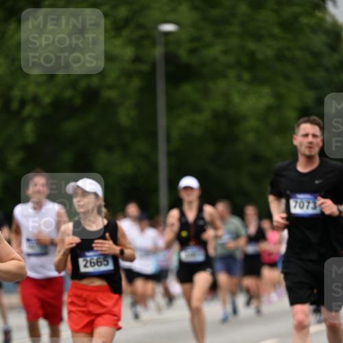 29.06.2025 - hella hamburg halbmarathon Dr. Thomas Lammeyer http://msf.ph/oto/8428465 29.06.2025 10:51:13 Kennedybrücke 1004, 1100, 1104, 1371, 1375, 1608, 1837, 1961, 1999, 2162, 2327, 2423, 2537, 2662, 2665, 2697, 3406, 3407, 3896, 4104, 4448, 4483, 5635, 5697, 5769, 5770, 5854, 5892, 6392, 6485, 6623, 6740, 7073, 7268, 7364, 7368, 7374, 7430, 7431, 8010, 8047, 8486, 8706, 8967, 9120, 9121, 9337, 9426, 9557, 9774, 9949, 10514, 10515, 10591, 11160, 11408 meine-sportfotos.de