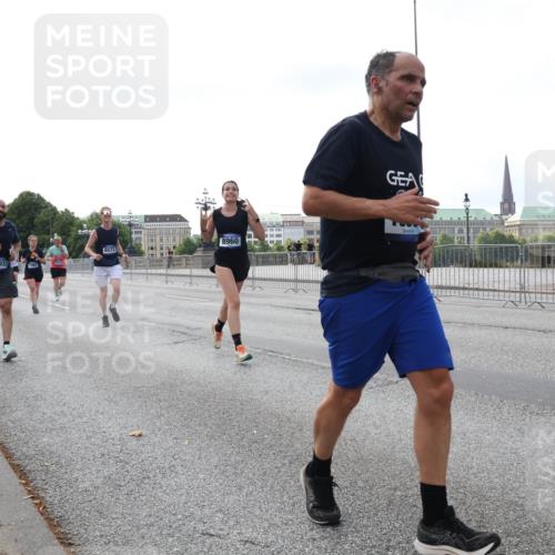 29.06.2025 - hella hamburg halbmarathon Lena Gebhardt http://msf.ph/oto/8428482 29.06.2025 10:06:54 Lombardsbrücke 6572, 16933, 1993, 8960, 1993, 4262, 5807, 5845, 5951, 6572, 6664, 6833, 7503, 8290, 8744, 8960, 10214, 10283, 10297, 10736, 10886, 12371, 12418, 12550, 13475, 14607, 15377, 15858, 16554, 16692, 16933, 17059, 17174, 17895, 18316, 18343, 18381, 18575, 18577, 18652, 18828, 18910, 18913 meine-sportfotos.de