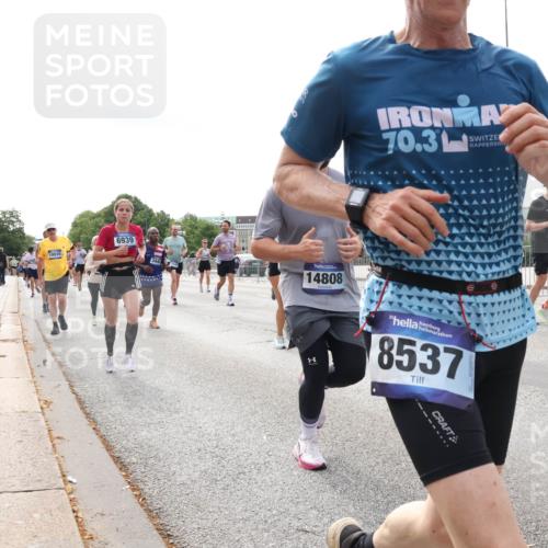29.06.2025 - hella hamburg halbmarathon Lena Gebhardt http://msf.ph/oto/8428505 29.06.2025 10:19:37 Lombardsbrücke 10039, 6939, 70, 3, 14808, 8537, 1145, 1154, 1332, 1534, 1708, 2017, 2311, 2357, 2405, 2441, 2589, 2795, 2812, 2895, 2918, 2993, 2995, 3446, 3678, 4108, 4110, 4170, 4562, 4570, 4722, 4979, 5034, 5035, 5080, 5098, 5123, 5178, 5251, 5429, 5449, 5849, 5878, 6444, 6477, 6542, 6796, 6797, 6872, 6874, 6939, 7143, 7248, 7249, 7836, 7917, 8146, 8427, 8537, 8575, 8761, 8778, 9252, 9652, 9856, 10039, 10124, 10129, 10349, 10540, 10594, 11036 meine-sportfotos.de