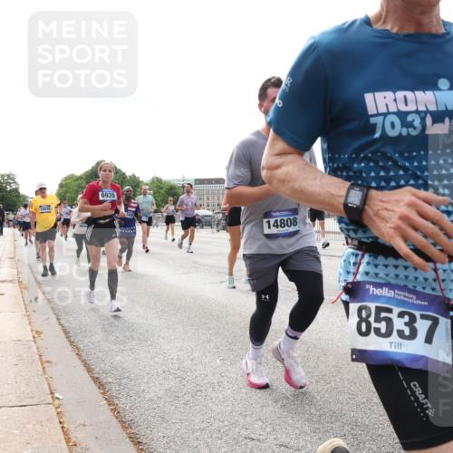 29.06.2025 - hella hamburg halbmarathon Lena Gebhardt http://msf.ph/oto/8428531 29.06.2025 10:19:37 Lombardsbrücke 10039, 6939, 14808, 70, 3, 8537, 1145, 1154, 1332, 1534, 1708, 2017, 2311, 2357, 2405, 2441, 2589, 2795, 2812, 2895, 2918, 2993, 2995, 3446, 3678, 4108, 4110, 4170, 4562, 4570, 4722, 4979, 5034, 5035, 5080, 5098, 5123, 5178, 5251, 5429, 5449, 5849, 5878, 6444, 6477, 6542, 6796, 6797, 6872, 6874, 6939, 7143, 7248, 7249, 7836, 7917, 8146, 8427, 8537, 8575, 8761, 8778, 9252, 9652, 9856, 10039, 10124, 10129, 10349, 10540, 10594, 11036 meine-sportfotos.de