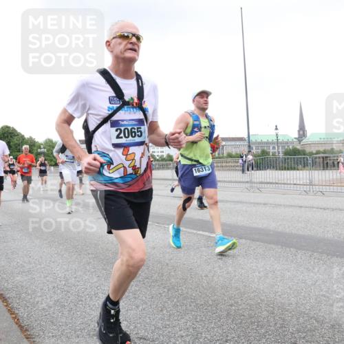 29.06.2025 - hella hamburg halbmarathon Lena Gebhardt http://msf.ph/oto/8428553 29.06.2025 10:53:55 Lombardsbrücke 17255, 14799, 2079, 15047, 2065, 16313, 1017, 1263, 1687, 1709, 1744, 1753, 1779, 1789, 1984, 2079, 2372, 2429, 2600, 2761, 2854, 3055, 3079, 3187, 3188, 3226, 3249, 3465, 3467, 3557, 4323, 4595, 4685, 4801, 4838, 5430, 5562, 5804, 5817, 5856, 5857, 5898, 5964, 6039, 6041, 6044, 6192, 6273, 6306, 6468, 6583, 6913, 6988, 6996, 7039, 7537, 7611, 7614, 7876, 7890, 8867, 8924, 9077, 9138, 9203, 9456, 9503, 9531, 9572, 9771, 9785, 11390 meine-sportfotos.de