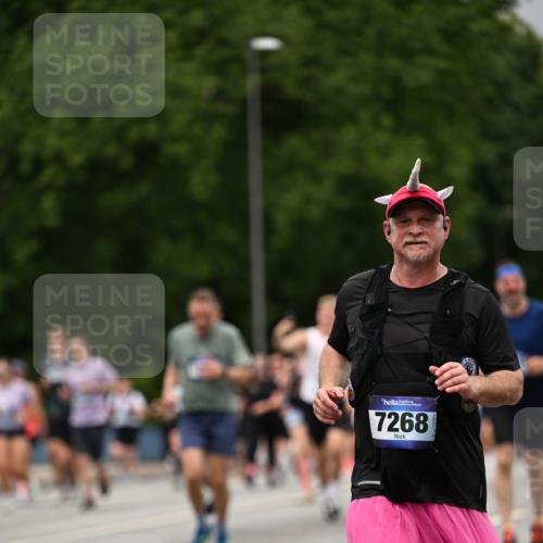 29.06.2025 - hella hamburg halbmarathon Dr. Thomas Lammeyer http://msf.ph/oto/8428554 29.06.2025 10:51:17 Kennedybrücke 1004, 1100, 1104, 1371, 1375, 1608, 1837, 1961, 1999, 2162, 2327, 2537, 2662, 2665, 2697, 3339, 3406, 3407, 3896, 4104, 4325, 4448, 4483, 5635, 5697, 5854, 5892, 6392, 6485, 6623, 6740, 6995, 7073, 7268, 7364, 7368, 7374, 7430, 7431, 7960, 8010, 8047, 8131, 8541, 8706, 8967, 9337, 9426, 9557, 9774, 9949, 10514, 10515, 10591, 11160, 11408 meine-sportfotos.de