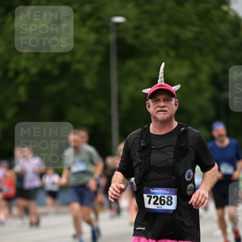 29.06.2025 - hella hamburg halbmarathon Dr. Thomas Lammeyer http://msf.ph/oto/8428562 29.06.2025 10:51:17 Kennedybrücke 1004, 1100, 1104, 1371, 1375, 1608, 1837, 1961, 1999, 2162, 2327, 2537, 2662, 2665, 2697, 3339, 3406, 3407, 3896, 4104, 4325, 4448, 4483, 5635, 5697, 5854, 5892, 6392, 6485, 6623, 6740, 6995, 7073, 7268, 7364, 7368, 7374, 7430, 7431, 7960, 8010, 8047, 8131, 8541, 8706, 8967, 9337, 9426, 9557, 9774, 9949, 10514, 10515, 10591, 11160, 11408 meine-sportfotos.de