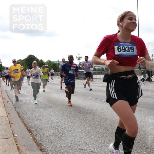 29.06.2025 - hella hamburg halbmarathon Lena Gebhardt http://msf.ph/oto/8428753 29.06.2025 10:19:39 Lombardsbrücke 10039, 5035, 3446, 6939, 1145, 1154, 1332, 1534, 1708, 2017, 2311, 2357, 2405, 2441, 2589, 2795, 2812, 2895, 2918, 2993, 2995, 3446, 3678, 4108, 4110, 4170, 4562, 4570, 4722, 4979, 5035, 5080, 5123, 5178, 5251, 5429, 5449, 5849, 5878, 6444, 6542, 6796, 6797, 6872, 6874, 6939, 7137, 7143, 7248, 7249, 7836, 7917, 8146, 8427, 8537, 8575, 8761, 8778, 9252, 9856, 10039, 10124, 10129, 10349, 10540, 10594, 11036 meine-sportfotos.de