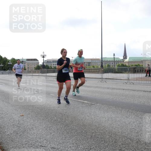 29.06.2025 - hella hamburg halbmarathon Lena Gebhardt http://msf.ph/oto/8428783 29.06.2025 10:06:57 Lombardsbrücke 12418, 1993, 8744, 1993, 4262, 5807, 5845, 5951, 6572, 6664, 6833, 7503, 8290, 8744, 8960, 10283, 10736, 10886, 11758, 12371, 12418, 12550, 13475, 14607, 15377, 16554, 16692, 16933, 17059, 17174, 17895, 18316, 18343, 18381, 18652, 18828 meine-sportfotos.de