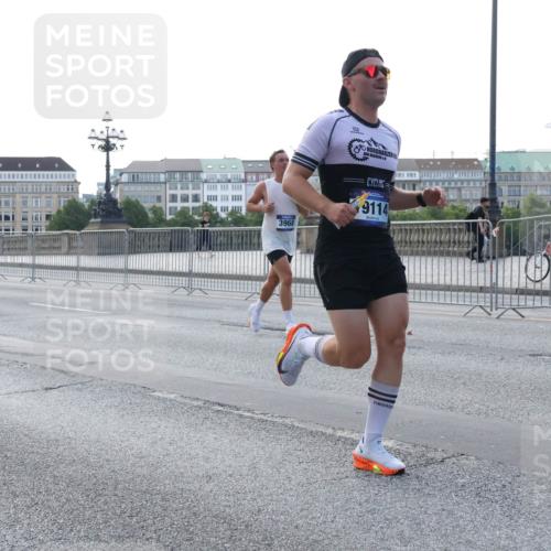 29.06.2025 - hella hamburg halbmarathon Lena Gebhardt http://msf.ph/oto/8428798 29.06.2025 09:44:26 Lombardsbrücke 3968, 9114, 1065, 1122, 1953, 2021, 2483, 2879, 3075, 3845, 3968, 4678, 5308, 5344, 7231, 7349, 7793, 8975, 9047, 9079, 10106, 10173, 10222, 10655, 10790, 11877, 12337, 12369, 13383, 13606, 13779, 14828, 15576, 15655, 15880, 16118, 17258, 17354, 18567, 18699, 19114 meine-sportfotos.de