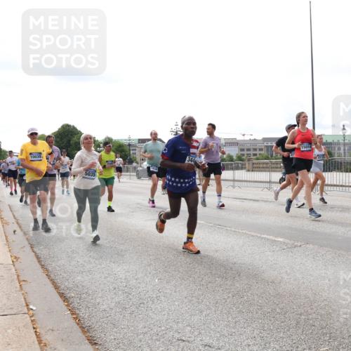 29.06.2025 - hella hamburg halbmarathon Lena Gebhardt http://msf.ph/oto/8428808 29.06.2025 10:19:39 Lombardsbrücke 10039, 5035, 344, 15014, 4110, 1145, 1154, 1332, 1534, 1708, 2017, 2311, 2357, 2405, 2441, 2589, 2795, 2812, 2895, 2918, 2993, 2995, 3446, 3678, 4108, 4110, 4170, 4562, 4570, 4722, 4979, 5035, 5080, 5123, 5178, 5251, 5429, 5449, 5849, 5878, 6444, 6542, 6796, 6797, 6872, 6874, 6939, 7137, 7143, 7248, 7249, 7836, 7917, 8146, 8427, 8537, 8575, 8761, 8778, 9252, 9856, 10039, 10124, 10129, 10349, 10540, 10594, 11036 meine-sportfotos.de