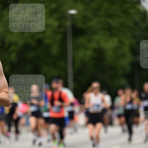 29.06.2025 - hella hamburg halbmarathon Dr. Thomas Lammeyer http://msf.ph/oto/8428813 29.06.2025 10:51:23 Kennedybrücke 1004, 1100, 1371, 1375, 1555, 1608, 1837, 1961, 1999, 2162, 2327, 2537, 2556, 2662, 2665, 2697, 3277, 3339, 3406, 3407, 3823, 4104, 4325, 4483, 5697, 5854, 5892, 6485, 6623, 6740, 6995, 7073, 7268, 7364, 7368, 7374, 7430, 7431, 7827, 7960, 8131, 8541, 8967, 9092, 9557, 9949, 10511, 10514, 10515, 10591, 11160, 11378, 11408 meine-sportfotos.de
