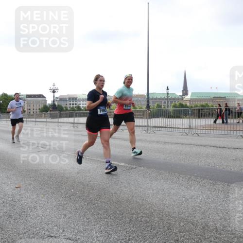 29.06.2025 - hella hamburg halbmarathon Lena Gebhardt http://msf.ph/oto/8428819 29.06.2025 10:06:57 Lombardsbrücke 12418, 1993, 8744, 1993, 4262, 5807, 5845, 5951, 6572, 6664, 6833, 7503, 8290, 8744, 8960, 10283, 10736, 10886, 11758, 12371, 12418, 12550, 13475, 14607, 15377, 16554, 16692, 16933, 17059, 17174, 17895, 18316, 18343, 18381, 18652, 18828 meine-sportfotos.de