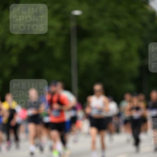 29.06.2025 - hella hamburg halbmarathon Dr. Thomas Lammeyer http://msf.ph/oto/8428820 29.06.2025 10:51:23 Kennedybrücke 1004, 1100, 1371, 1375, 1555, 1608, 1837, 1961, 1999, 2162, 2327, 2537, 2556, 2662, 2665, 2697, 3277, 3339, 3406, 3407, 3823, 4104, 4325, 4483, 5697, 5854, 5892, 6485, 6623, 6740, 6995, 7073, 7268, 7364, 7368, 7374, 7430, 7431, 7827, 7960, 8131, 8541, 8967, 9092, 9557, 9949, 10511, 10514, 10515, 10591, 11160, 11378, 11408 meine-sportfotos.de