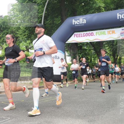 29.06.2025 - hella hamburg halbmarathon KatJ http://msf.ph/oto/8428880 29.06.2025 10:40:55 Zwischen KM18-KM19 1502, 2099, 2884, 3103, 3310, 4189, 4299, 4938, 6762, 6994, 7147, 7478 meine-sportfotos.de
