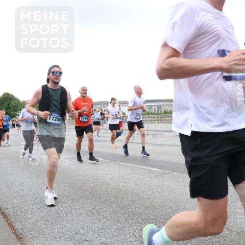 29.06.2025 - hella hamburg halbmarathon Lena Gebhardt http://msf.ph/oto/8428910 29.06.2025 10:53:58 Lombardsbrücke 6039, 5856, 17255, 2079, 1510, 1017, 1263, 1687, 1709, 1744, 1753, 1779, 1789, 1984, 2079, 2372, 2429, 2600, 2761, 2854, 3055, 3079, 3187, 3188, 3249, 3465, 3467, 3557, 4323, 4595, 4685, 4801, 4838, 5430, 5514, 5562, 5804, 5817, 5856, 5857, 5898, 5964, 6039, 6192, 6273, 6306, 6468, 6583, 6913, 6987, 6988, 6996, 7039, 7537, 7611, 7614, 7874, 7890, 8867, 8924, 9077, 9138, 9203, 9456, 9503, 9531, 9572, 9771, 9785, 10207, 11390, 11785 meine-sportfotos.de