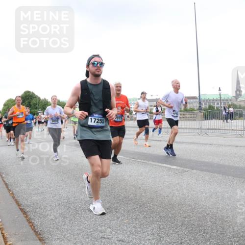 29.06.2025 - hella hamburg halbmarathon Lena Gebhardt http://msf.ph/oto/8428937 29.06.2025 10:53:58 Lombardsbrücke 039, 5856, 17255, 2079, 1519, 1017, 1263, 1687, 1709, 1744, 1753, 1779, 1789, 1984, 2079, 2372, 2429, 2600, 2761, 2854, 3055, 3079, 3187, 3188, 3249, 3465, 3467, 3557, 4323, 4595, 4685, 4801, 4838, 5430, 5514, 5562, 5804, 5817, 5856, 5857, 5898, 5964, 6039, 6192, 6273, 6306, 6468, 6583, 6913, 6987, 6988, 6996, 7039, 7537, 7611, 7614, 7874, 7890, 8867, 8924, 9077, 9138, 9203, 9456, 9503, 9531, 9572, 9771, 9785, 10207, 11390, 11785 meine-sportfotos.de