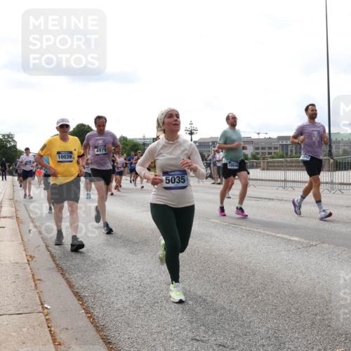 29.06.2025 - hella hamburg halbmarathon Lena Gebhardt http://msf.ph/oto/8428954 29.06.2025 10:19:40 Lombardsbrücke 10039, 4979, 5035, 10540, 1145, 1154, 1332, 1534, 1708, 2017, 2311, 2357, 2405, 2441, 2589, 2795, 2812, 2895, 2918, 2993, 2995, 3446, 3678, 4108, 4110, 4170, 4539, 4562, 4570, 4722, 4979, 5035, 5080, 5123, 5178, 5251, 5429, 5449, 5849, 5878, 6444, 6542, 6796, 6797, 6872, 6874, 6939, 7137, 7143, 7248, 7249, 7836, 7917, 8146, 8427, 8537, 8575, 8761, 8778, 9252, 9856, 10039, 10124, 10129, 10349, 10540, 10594, 10622, 11036 meine-sportfotos.de
