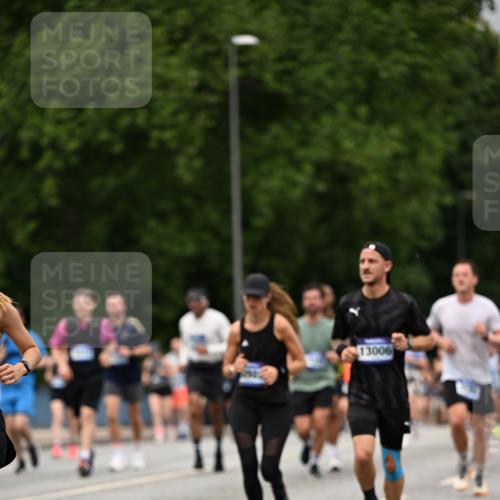 29.06.2025 - hella hamburg halbmarathon Dr. Thomas Lammeyer http://msf.ph/oto/8428961 29.06.2025 10:51:26 Kennedybrücke 1004, 1371, 1375, 1555, 1608, 1837, 1961, 1999, 2162, 2327, 2537, 2556, 2662, 2665, 3277, 3339, 3406, 3407, 3823, 4325, 4483, 5697, 5895, 6485, 6740, 6995, 7073, 7268, 7364, 7368, 7374, 7430, 7431, 7827, 7960, 8131, 8541, 8967, 9092, 9557, 10511, 10514, 10515, 10591, 11160, 11378 meine-sportfotos.de