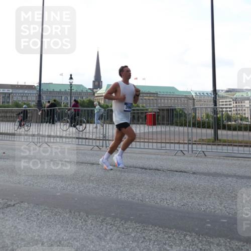 29.06.2025 - hella hamburg halbmarathon Lena Gebhardt http://msf.ph/oto/8429007 29.06.2025 09:44:27 Lombardsbrücke 968, 1065, 1122, 1953, 2021, 2879, 3075, 3845, 3968, 4678, 5308, 5344, 7231, 7349, 7793, 8975, 9047, 9079, 10106, 10173, 10222, 10655, 10790, 11877, 12337, 12369, 13383, 13606, 13779, 14828, 15268, 15576, 15583, 15655, 15880, 16118, 17258, 17354, 18567, 18699, 19114 meine-sportfotos.de
