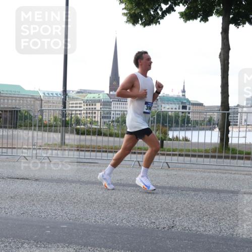 29.06.2025 - hella hamburg halbmarathon Lena Gebhardt http://msf.ph/oto/8429055 29.06.2025 09:44:28 Lombardsbrücke 39, 1065, 1122, 1953, 2021, 2879, 3075, 3845, 3968, 4678, 5308, 5344, 7231, 7349, 7793, 8975, 9047, 9079, 10106, 10173, 10222, 10655, 10790, 11877, 12337, 12369, 13383, 13606, 13779, 14828, 15268, 15576, 15583, 15655, 15880, 16118, 17258, 17354, 18567, 18699, 19114 meine-sportfotos.de