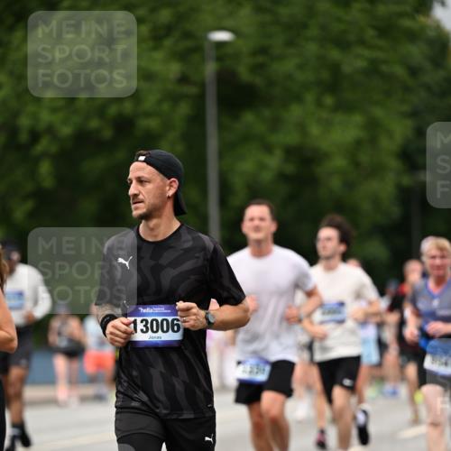 29.06.2025 - hella hamburg halbmarathon Dr. Thomas Lammeyer http://msf.ph/oto/8429060 29.06.2025 10:51:29 Kennedybrücke 1004, 1371, 1375, 1555, 1593, 1608, 1837, 1961, 1999, 2162, 2327, 2537, 2556, 2981, 3277, 3339, 3406, 3407, 3823, 4325, 4483, 5697, 5895, 6485, 6740, 6995, 7268, 7364, 7368, 7374, 7430, 7431, 7827, 7960, 8131, 8541, 8967, 9092, 9557, 10511, 10514, 10515, 10591, 11160, 11378 meine-sportfotos.de