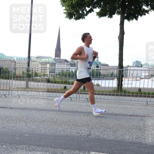29.06.2025 - hella hamburg halbmarathon Lena Gebhardt http://msf.ph/oto/8429078 29.06.2025 09:44:28 Lombardsbrücke 396, 1065, 1122, 1953, 2021, 2879, 3075, 3845, 3968, 4678, 5308, 5344, 7231, 7349, 7793, 8975, 9047, 9079, 10106, 10173, 10222, 10655, 10790, 11877, 12337, 12369, 13383, 13606, 13779, 14828, 15268, 15576, 15583, 15655, 15880, 16118, 17258, 17354, 18567, 18699, 19114 meine-sportfotos.de