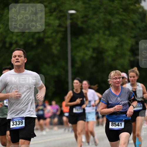 29.06.2025 - hella hamburg halbmarathon Dr. Thomas Lammeyer http://msf.ph/oto/8429143 29.06.2025 10:51:31 Kennedybrücke 1371, 1375, 1555, 1593, 1608, 1837, 1961, 1999, 2162, 2327, 2537, 2556, 2981, 3277, 3339, 3406, 3407, 3823, 4325, 5697, 5895, 6485, 6740, 6995, 7364, 7368, 7430, 7431, 7827, 7960, 8131, 8541, 8967, 9092, 9557, 9743, 10511, 10514, 10515, 10591, 11160, 11378 meine-sportfotos.de