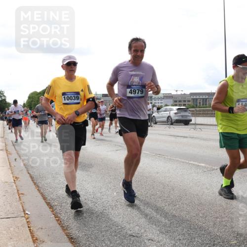 29.06.2025 - hella hamburg halbmarathon Lena Gebhardt http://msf.ph/oto/8429147 29.06.2025 10:19:42 Lombardsbrücke 512, 10039, 1841, 4979, 405, 10540, 1145, 1154, 1332, 1534, 1708, 2017, 2311, 2357, 2405, 2441, 2589, 2795, 2812, 2895, 2918, 2993, 2995, 3446, 3678, 4108, 4110, 4170, 4539, 4562, 4570, 4722, 4979, 5035, 5123, 5178, 5251, 5449, 5849, 5878, 6444, 6542, 6796, 6797, 6872, 6874, 6939, 7137, 7143, 7248, 7249, 7836, 7917, 8146, 8427, 8537, 8575, 8761, 9252, 9856, 10039, 10124, 10129, 10349, 10540, 10594, 10622, 11036 meine-sportfotos.de