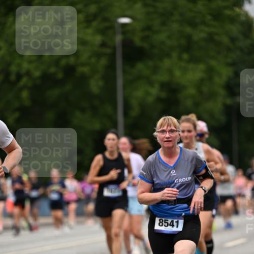 29.06.2025 - hella hamburg halbmarathon Dr. Thomas Lammeyer http://msf.ph/oto/8429183 29.06.2025 10:51:31 Kennedybrücke 1371, 1375, 1555, 1593, 1608, 1837, 1961, 1999, 2162, 2327, 2537, 2556, 2981, 3277, 3339, 3406, 3407, 3823, 4325, 5697, 5895, 6485, 6740, 6995, 7364, 7368, 7430, 7431, 7827, 7960, 8131, 8541, 8967, 9092, 9557, 9743, 10511, 10514, 10515, 10591, 11160, 11378 meine-sportfotos.de