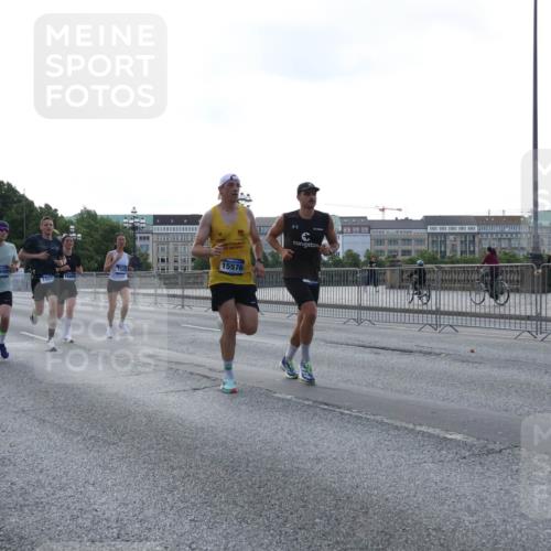 29.06.2025 - hella hamburg halbmarathon Lena Gebhardt http://msf.ph/oto/8429189 29.06.2025 09:44:29 Lombardsbrücke 18699, 7349, 15576, 15880, 1065, 1122, 1953, 2021, 2879, 3075, 3845, 3968, 4678, 5308, 5344, 7231, 7349, 7793, 8975, 9047, 9079, 10106, 10173, 10222, 10655, 10790, 11877, 12337, 12369, 13383, 13606, 13779, 14828, 15268, 15576, 15583, 15655, 15880, 16118, 17258, 17354, 18567, 18699, 19114 meine-sportfotos.de