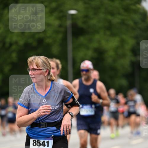 29.06.2025 - hella hamburg halbmarathon Dr. Thomas Lammeyer http://msf.ph/oto/8429262 29.06.2025 10:51:33 Kennedybrücke 1371, 1375, 1555, 1593, 1608, 1837, 1961, 2162, 2327, 2500, 2537, 2556, 2981, 3277, 3339, 3406, 3407, 3823, 4325, 4342, 5697, 5700, 5895, 6485, 6740, 6995, 7430, 7431, 7827, 7960, 8131, 8541, 8967, 9092, 9557, 9743, 10511, 10514, 10515, 10591, 11160, 11378 meine-sportfotos.de