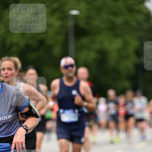 29.06.2025 - hella hamburg halbmarathon Dr. Thomas Lammeyer http://msf.ph/oto/8429295 29.06.2025 10:51:33 Kennedybrücke 1371, 1375, 1555, 1593, 1608, 1837, 1961, 2162, 2327, 2500, 2537, 2556, 2981, 3277, 3339, 3406, 3407, 3823, 4325, 4342, 5697, 5700, 5895, 6485, 6740, 6995, 7430, 7431, 7827, 7960, 8131, 8541, 8967, 9092, 9557, 9743, 10511, 10514, 10515, 10591, 11160, 11378 meine-sportfotos.de