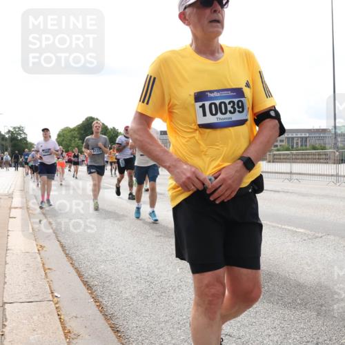 29.06.2025 - hella hamburg halbmarathon Lena Gebhardt http://msf.ph/oto/8429300 29.06.2025 10:19:43 Lombardsbrücke 5123, 10039, 1110, 1145, 1154, 1332, 1534, 1708, 2017, 2311, 2357, 2405, 2441, 2589, 2795, 2812, 2895, 2918, 2993, 2995, 3446, 3678, 4108, 4110, 4170, 4539, 4562, 4570, 4722, 4979, 5035, 5123, 5178, 5251, 5397, 5449, 5849, 5878, 6444, 6542, 6796, 6797, 6872, 6874, 6939, 7137, 7143, 7248, 7249, 7836, 7917, 8146, 8427, 8537, 8575, 9252, 9856, 10039, 10124, 10129, 10349, 10540, 10594, 10622, 11036 meine-sportfotos.de