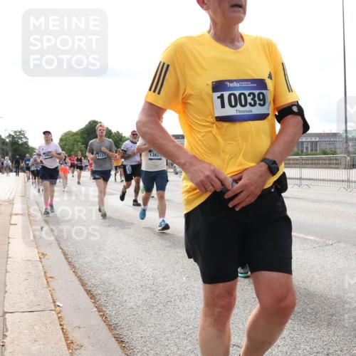 29.06.2025 - hella hamburg halbmarathon Lena Gebhardt http://msf.ph/oto/8429327 29.06.2025 10:19:43 Lombardsbrücke 186, 5123, 1382, 10039, 1110, 1145, 1154, 1332, 1534, 1708, 2017, 2311, 2357, 2405, 2441, 2589, 2795, 2812, 2895, 2918, 2993, 2995, 3446, 3678, 4108, 4110, 4170, 4539, 4562, 4570, 4722, 4979, 5035, 5123, 5178, 5251, 5397, 5449, 5849, 5878, 6444, 6542, 6796, 6797, 6872, 6874, 6939, 7137, 7143, 7248, 7249, 7836, 7917, 8146, 8427, 8537, 8575, 9252, 9856, 10039, 10124, 10129, 10349, 10540, 10594, 10622, 11036 meine-sportfotos.de
