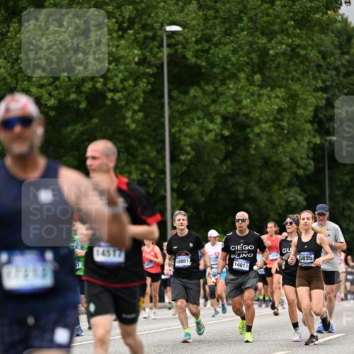 29.06.2025 - hella hamburg halbmarathon Dr. Thomas Lammeyer http://msf.ph/oto/8429351 29.06.2025 10:51:35 Kennedybrücke 1371, 1555, 1593, 1608, 1961, 2162, 2327, 2500, 2537, 2556, 2981, 3277, 3339, 3406, 3407, 3823, 4325, 4342, 5697, 5700, 5895, 6485, 6740, 6995, 7827, 7960, 8131, 8541, 8967, 9092, 9557, 9743, 10511, 10514, 10515, 10591, 11160, 11378 meine-sportfotos.de