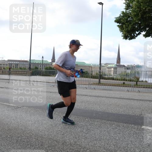 29.06.2025 - hella hamburg halbmarathon Lena Gebhardt http://msf.ph/oto/8429356 29.06.2025 10:07:09 Lombardsbrücke 1993, 2032, 4262, 4550, 5242, 5845, 5899, 6517, 6518, 6572, 6707, 6713, 6715, 6833, 7503, 8290, 8744, 8960, 9338, 10283, 10700, 11758, 12418, 12550, 15051, 16554, 16692, 17062, 17174, 17895, 18218, 18316, 18343, 18381, 18828 meine-sportfotos.de