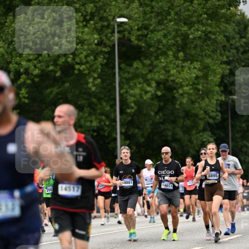 29.06.2025 - hella hamburg halbmarathon Dr. Thomas Lammeyer http://msf.ph/oto/8429360 29.06.2025 10:51:35 Kennedybrücke 1371, 1555, 1593, 1608, 1961, 2162, 2327, 2500, 2537, 2556, 2981, 3277, 3339, 3406, 3407, 3823, 4325, 4342, 5697, 5700, 5895, 6485, 6740, 6995, 7827, 7960, 8131, 8541, 8967, 9092, 9557, 9743, 10511, 10514, 10515, 10591, 11160, 11378 meine-sportfotos.de