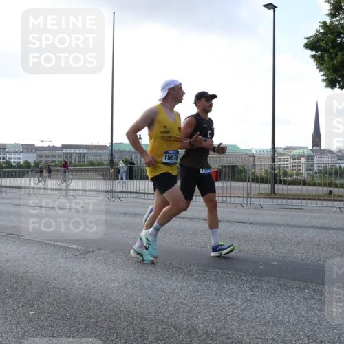 29.06.2025 - hella hamburg halbmarathon Lena Gebhardt http://msf.ph/oto/8429368 29.06.2025 09:44:30 Lombardsbrücke 1065, 7349, 15576, 7700, 1065, 1122, 1953, 2021, 2879, 3075, 3845, 3968, 4678, 5308, 5344, 7231, 7349, 7793, 8975, 9047, 9079, 10106, 10173, 10222, 10655, 10790, 11877, 12337, 12369, 13383, 13606, 13779, 14828, 15268, 15576, 15583, 15655, 15880, 16118, 17258, 17354, 18567, 18699, 19114 meine-sportfotos.de