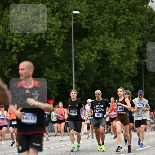 29.06.2025 - hella hamburg halbmarathon Dr. Thomas Lammeyer http://msf.ph/oto/8429387 29.06.2025 10:51:35 Kennedybrücke 1371, 1555, 1593, 1608, 1961, 2162, 2327, 2500, 2537, 2556, 2981, 3277, 3339, 3406, 3407, 3823, 4325, 4342, 5697, 5700, 5895, 6485, 6740, 6995, 7827, 7960, 8131, 8541, 8967, 9092, 9557, 9743, 10511, 10514, 10515, 10591, 11160, 11378 meine-sportfotos.de