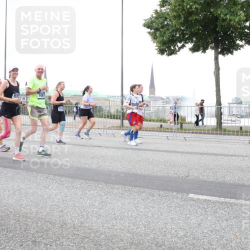 29.06.2025 - hella hamburg halbmarathon Lena Gebhardt http://msf.ph/oto/8429389 29.06.2025 10:54:02 Lombardsbrücke 9572, 1687, 1017, 1263, 1687, 1744, 1753, 1762, 1779, 1789, 1822, 2079, 2372, 2429, 2600, 2761, 2854, 3055, 3079, 3187, 3188, 3249, 3364, 3465, 3467, 3557, 4323, 4685, 4801, 4838, 5157, 5309, 5430, 5514, 5804, 5817, 5856, 5857, 5898, 5964, 6039, 6192, 6273, 6306, 6468, 6583, 6913, 6987, 6988, 6996, 7039, 7498, 7537, 7614, 7874, 7890, 7946, 8867, 8924, 9077, 9138, 9203, 9503, 9531, 9572, 9771, 10207, 11354, 11390, 11785 meine-sportfotos.de