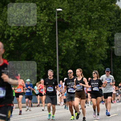 29.06.2025 - hella hamburg halbmarathon Dr. Thomas Lammeyer http://msf.ph/oto/8429422 29.06.2025 10:51:36 Kennedybrücke 1555, 1593, 1608, 1961, 2162, 2327, 2500, 2537, 2556, 2981, 3277, 3339, 3406, 3407, 3823, 4325, 4342, 5697, 5700, 5895, 6740, 6995, 7827, 7960, 8131, 8541, 8967, 9092, 9557, 9743, 10511, 10514, 10515, 10591, 11160, 11378 meine-sportfotos.de