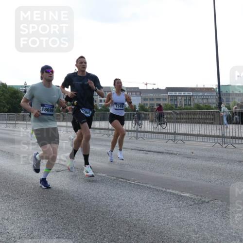 29.06.2025 - hella hamburg halbmarathon Lena Gebhardt http://msf.ph/oto/8429427 29.06.2025 09:44:31 Lombardsbrücke 2025, 18699, 065, 7349, 1065, 1122, 1953, 2021, 2879, 3075, 3845, 3968, 4678, 5308, 5344, 7231, 7349, 7793, 8975, 9047, 9079, 10106, 10173, 10222, 10655, 10790, 11877, 12337, 12369, 13606, 13779, 14828, 15268, 15576, 15583, 15655, 15880, 16118, 17258, 17354, 18567, 18699, 19114 meine-sportfotos.de