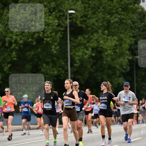 29.06.2025 - hella hamburg halbmarathon Dr. Thomas Lammeyer http://msf.ph/oto/8429469 29.06.2025 10:51:37 Kennedybrücke 1555, 1593, 1608, 2162, 2327, 2500, 2537, 2556, 2981, 3277, 3339, 3406, 3407, 3823, 4325, 4342, 5697, 5700, 5895, 6740, 6995, 7827, 7960, 8131, 8541, 8967, 9092, 9557, 9743, 10511, 10514, 10515, 10591, 11160, 11378 meine-sportfotos.de