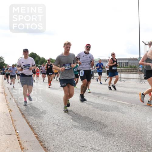 29.06.2025 - hella hamburg halbmarathon Lena Gebhardt http://msf.ph/oto/8429528 29.06.2025 10:19:45 Lombardsbrücke 18698, 5123, 4570, 17714, 13821, 1110, 1115, 1145, 1154, 1332, 1534, 1708, 2017, 2357, 2405, 2441, 2589, 2795, 2812, 2895, 2918, 2993, 2995, 3446, 3678, 4108, 4110, 4170, 4539, 4562, 4570, 4722, 4979, 5035, 5123, 5251, 5397, 5449, 5849, 5878, 6444, 6542, 6796, 6797, 6872, 6874, 6939, 7137, 7143, 7248, 7249, 7519, 7808, 7836, 7917, 8146, 8427, 8537, 8575, 9856, 10039, 10124, 10129, 10349, 10540, 10594, 10622, 11028, 11036 meine-sportfotos.de
