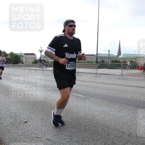 29.06.2025 - hella hamburg halbmarathon Lena Gebhardt http://msf.ph/oto/8429533 29.06.2025 10:07:16 Lombardsbrücke 12550, 1893, 1993, 2032, 4262, 4550, 5242, 5845, 5899, 6196, 6517, 6518, 6572, 6707, 6713, 6715, 6833, 7503, 8744, 8960, 9338, 9967, 10283, 10700, 11758, 12418, 12550, 15051, 15673, 16554, 17062, 17174, 17895, 18218, 18316, 18343 meine-sportfotos.de